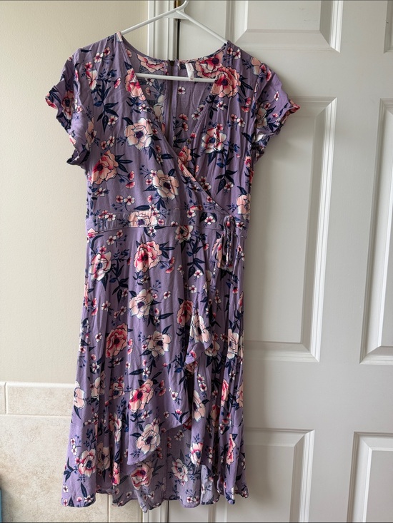 Xhilaration Dresses & Skirts - Xhilaration Lavender Floral Wrap Dress with Pink Blooms